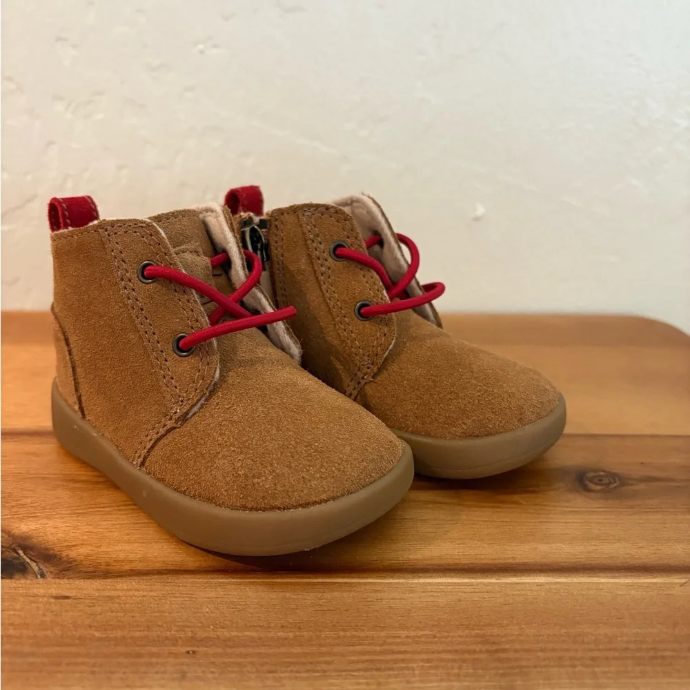 NWOB UGG Infant Chukka Boot - Tan and Red - Size US 2/3